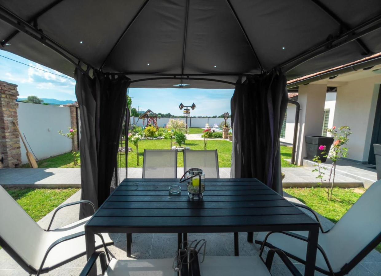 Вилла Family Estate Hadzalova Avlija Бихач Экстерьер фото