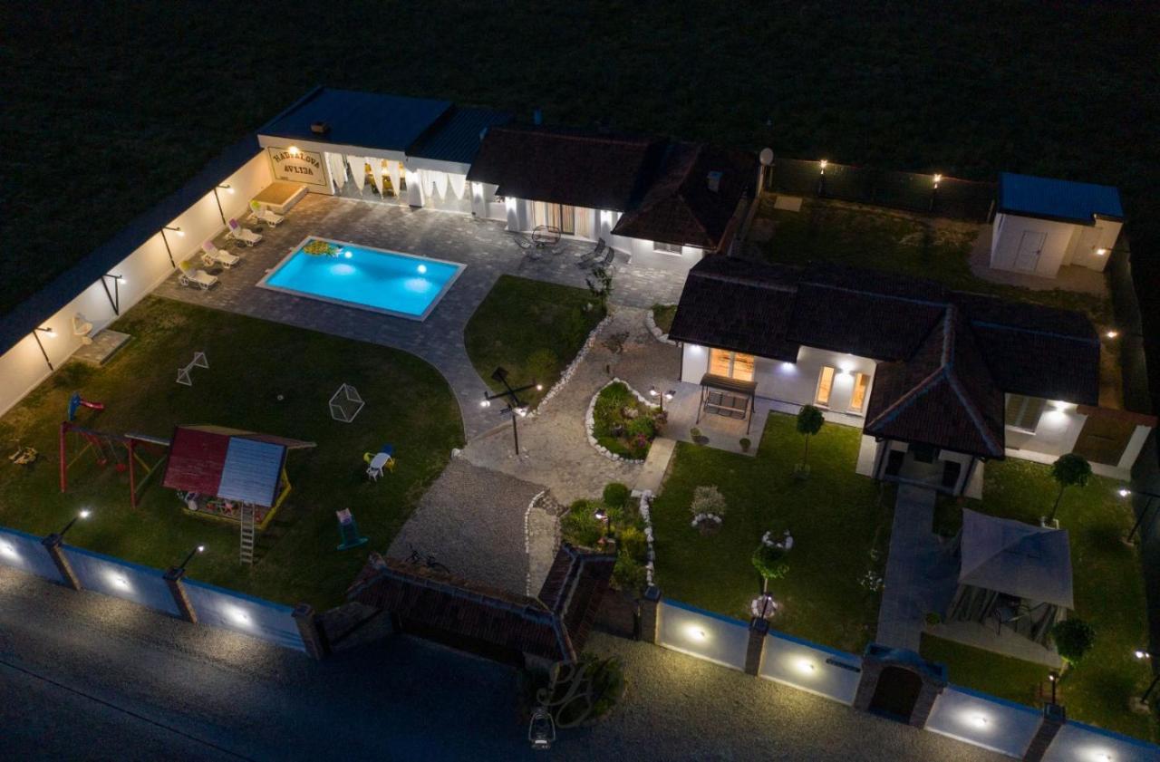 Вилла Family Estate Hadzalova Avlija Бихач Экстерьер фото