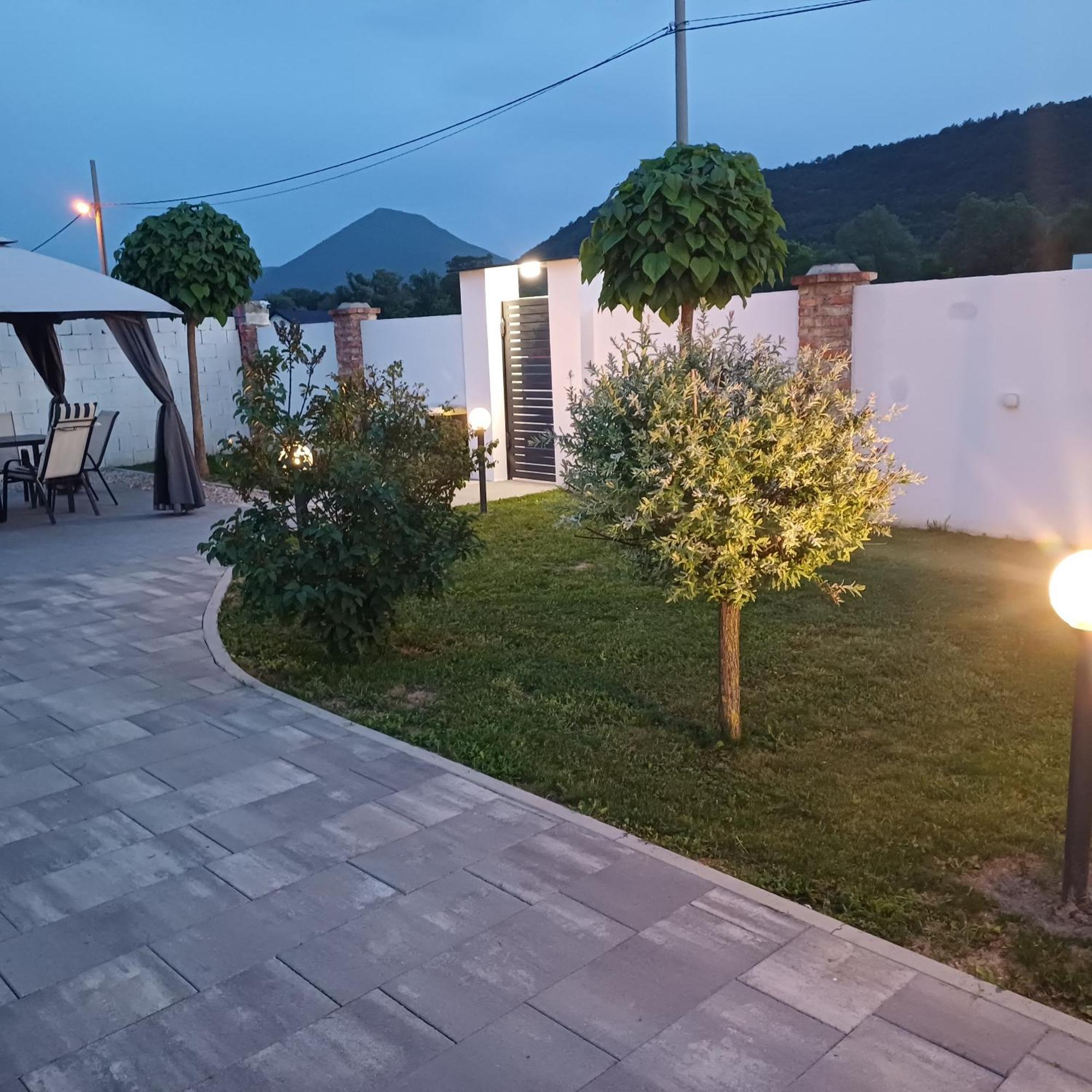 Вилла Family Estate Hadzalova Avlija Бихач Экстерьер фото